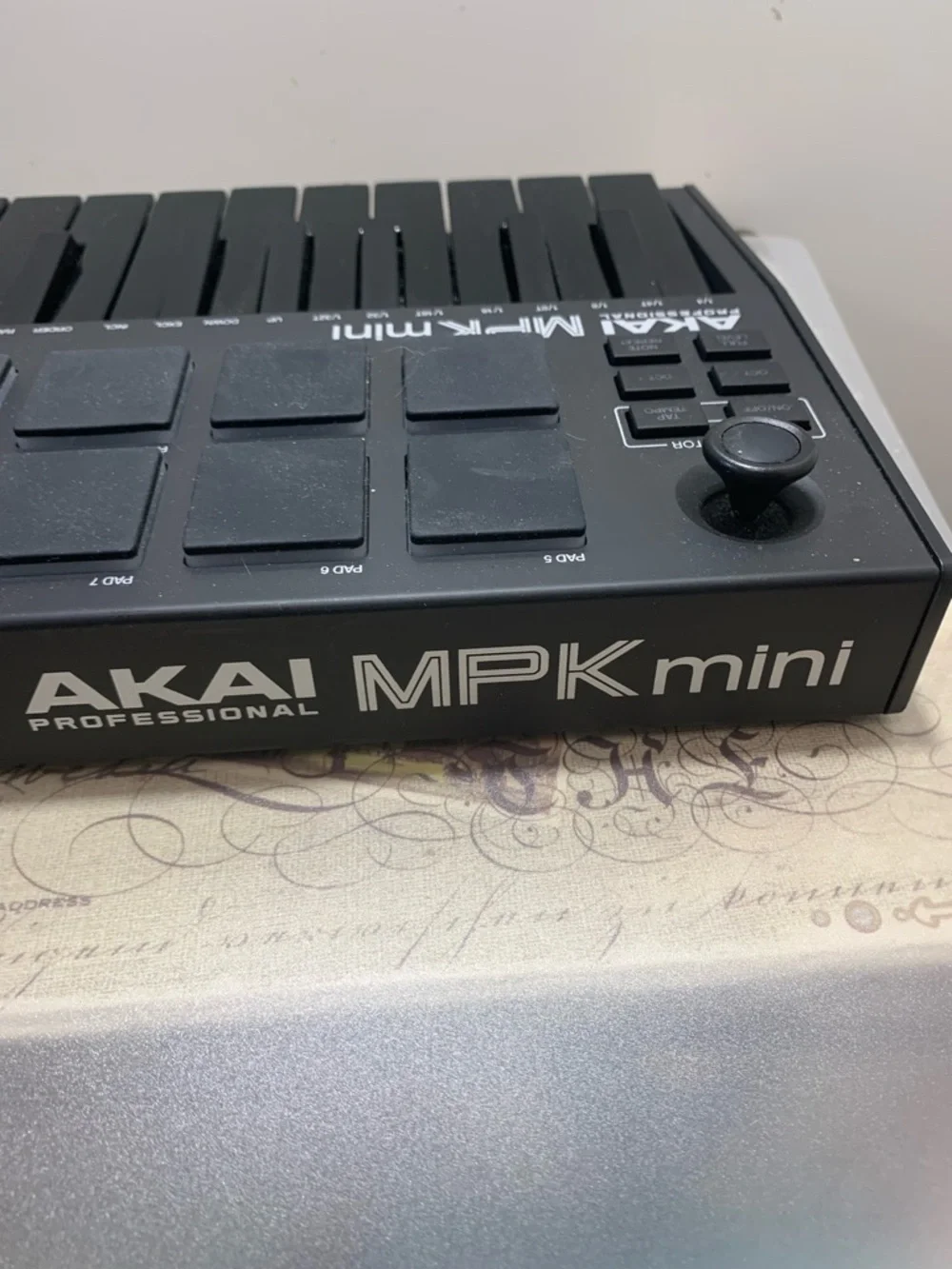 Akai Professional MPK mini MK3 Keyboard Console